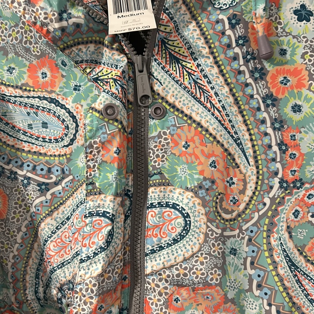 Vera Bradley rain jacket with food size medium nwt - Picture 4 of 5